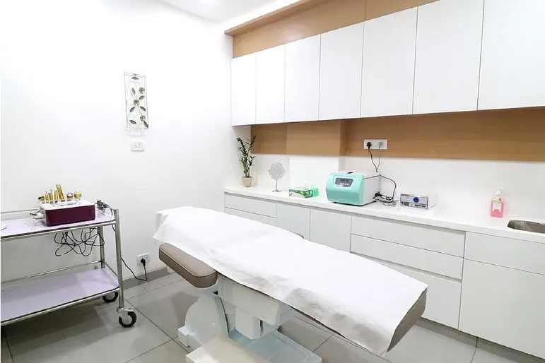 TREATMENT ROOM